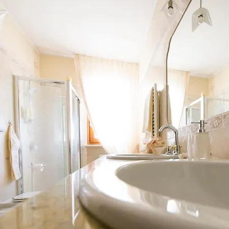 La Casa Di Pimpi Bed & Breakfast Desenzano del Garda Exterior photo